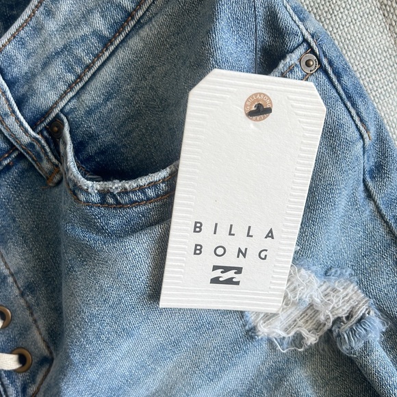 NWT - adorable frayed hem billabong short shorts - Picture 3 of 4